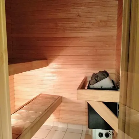 Apartamento Kadriorg Spacious, Cozy 3-rooms Tallin